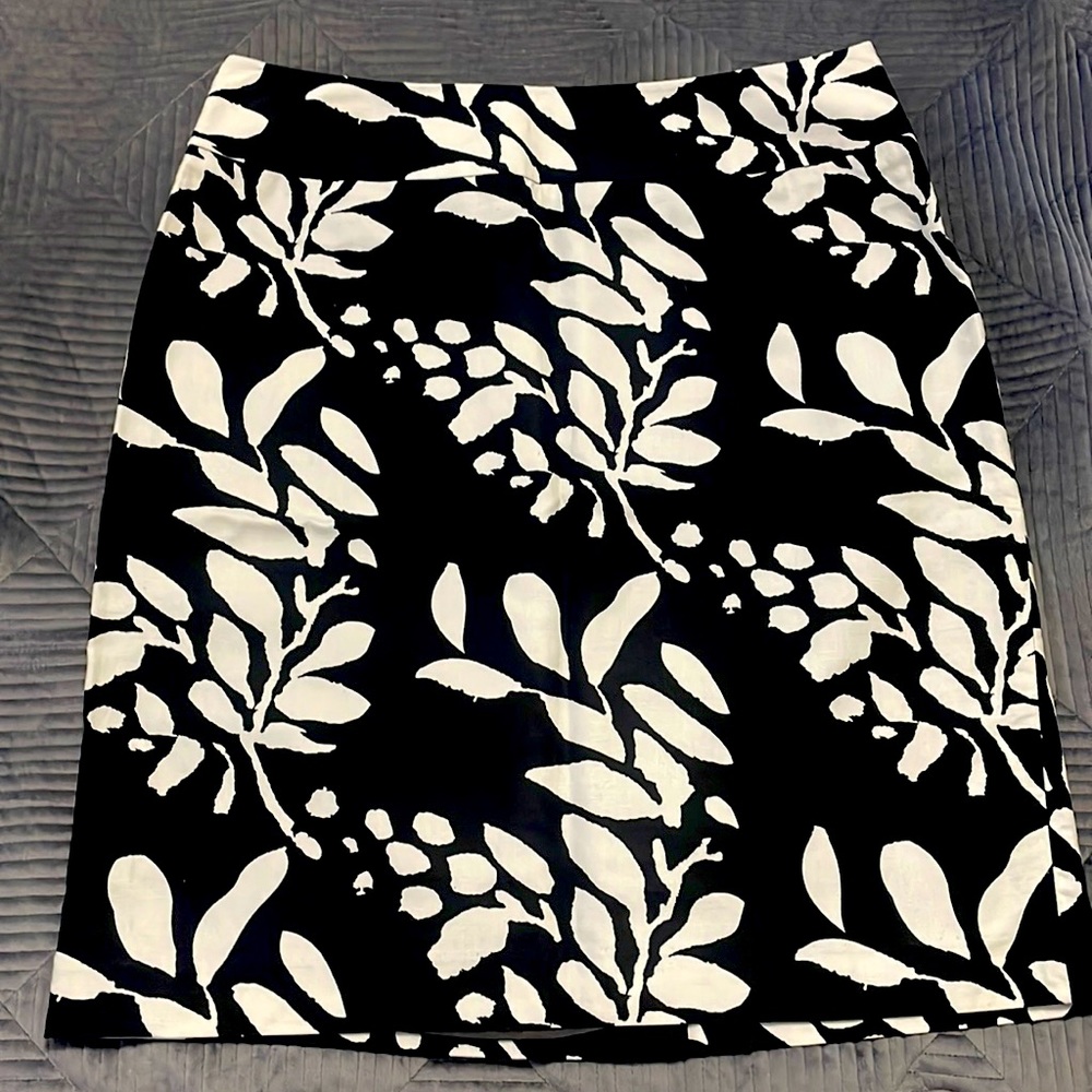 Black & Off-white/Cream Pencil Skirt